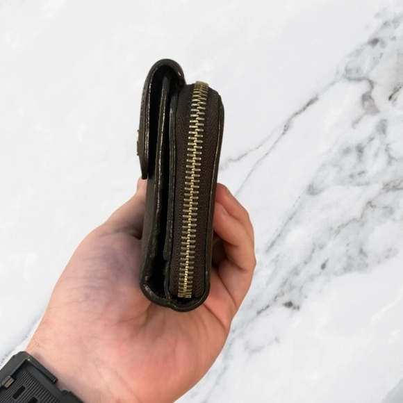 GUCCI Authentic Conserved Genus Interlocking G Calf Leather Full Zip Wallet - Picture 3 of 14